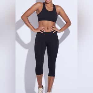 Pact Organic Cotton Cropped Capri Leggings size small